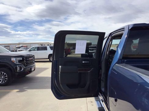 Used 2022 Chevrolet Silverado 3500 LT w/ Convenience Package image 14