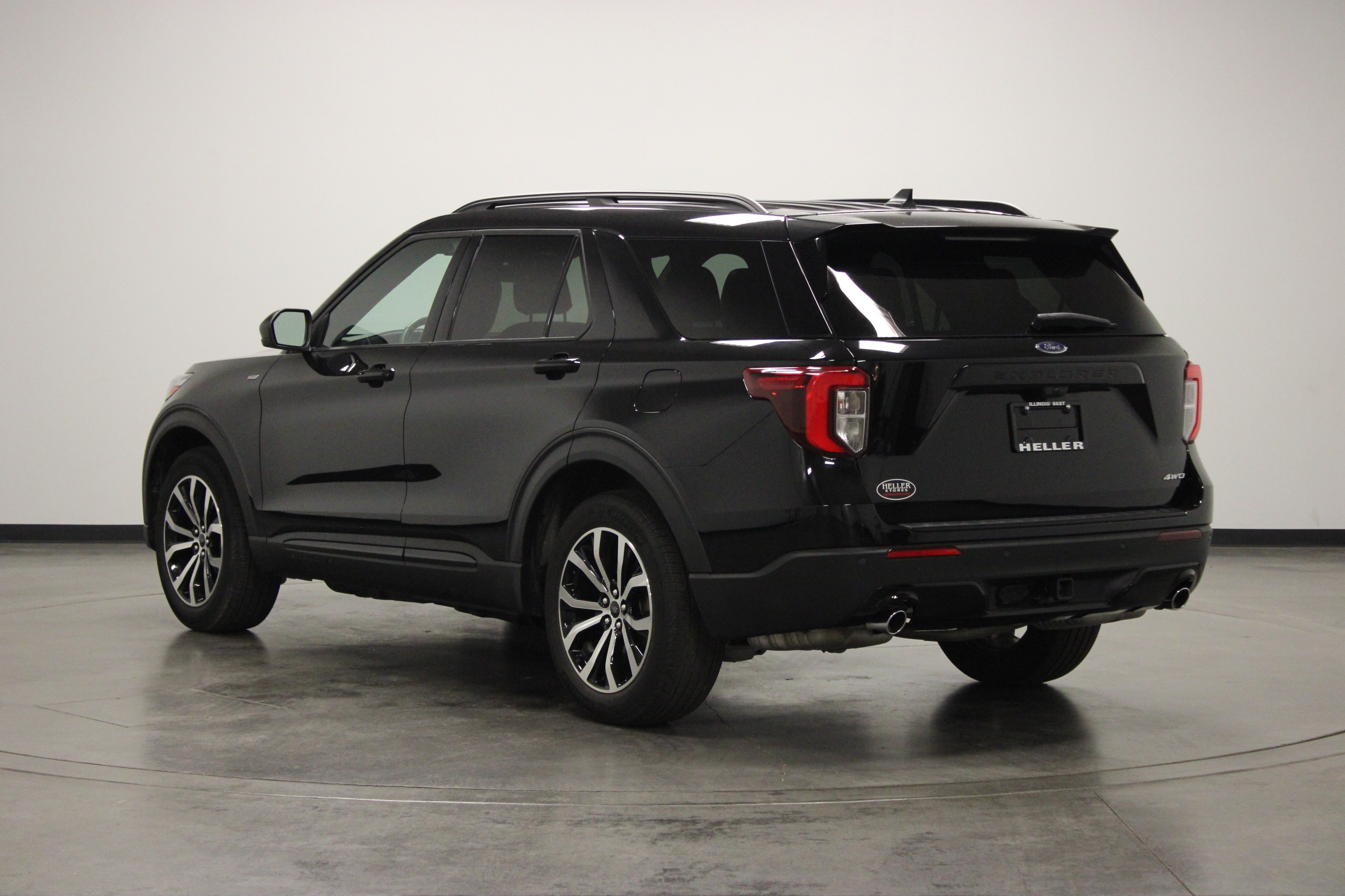 Used 2024 Ford Explorer ST-Line w/ Class IV Trailer Tow Package AWD/4WD image 6