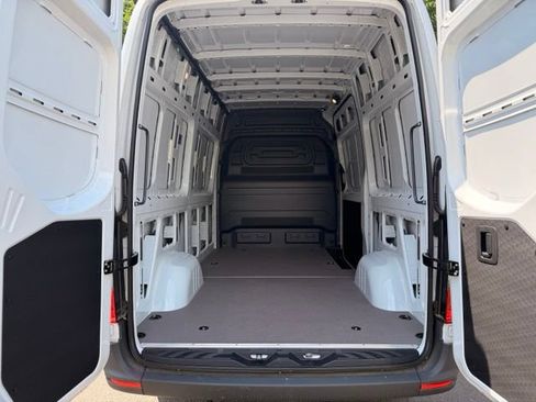 New 2025 Mercedes-Benz Sprinter 2500 image 13