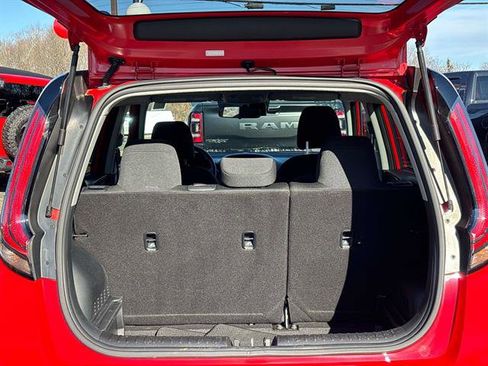 Used 2023 Kia Soul LX image 11