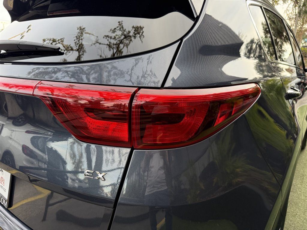 Used 2019 Kia Sportage EX FWD image 12