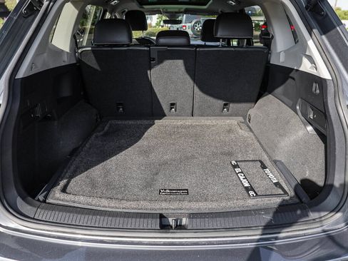 Used 2022 Volkswagen Tiguan SE AWD/4WD image 24