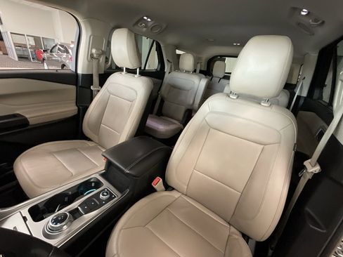 Used 2020 Ford Explorer Limited image 11