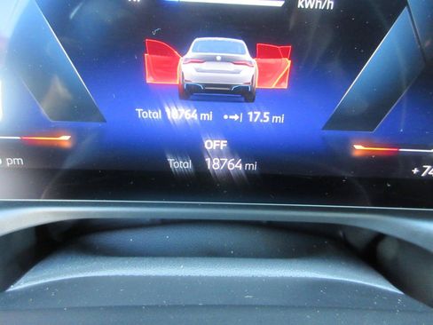Used 2024 BMW i4 eDrive35 w/ Premium Package RWD image 4