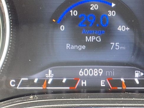 Used 2019 Jeep Cherokee Limited w/ Technology Group image 29