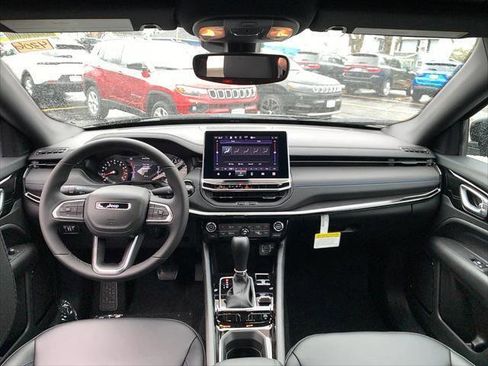 New 2025 Jeep Compass Latitude w/ Convenience Group image 28