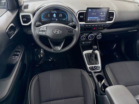 Used 2026 Hyundai Venue SEL image 17
