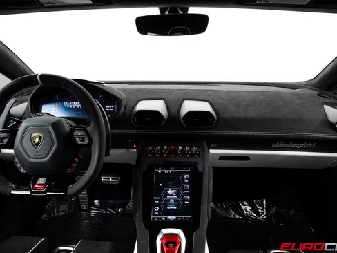 Used 2023 Lamborghini Huracan Tecnica image 29