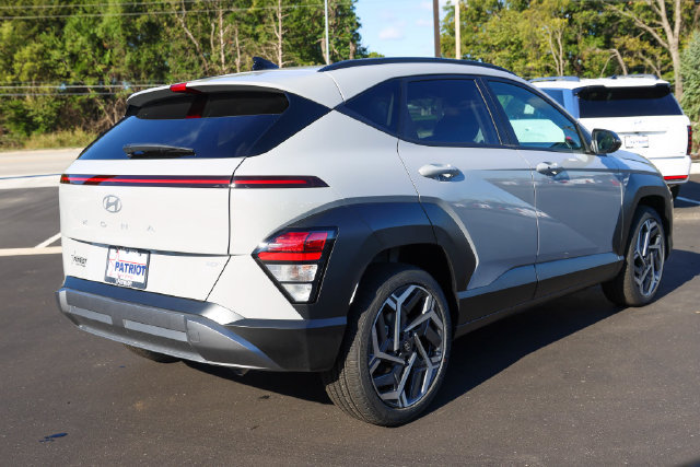 New 2027 Hyundai Kona SEL Premium FWD image 3