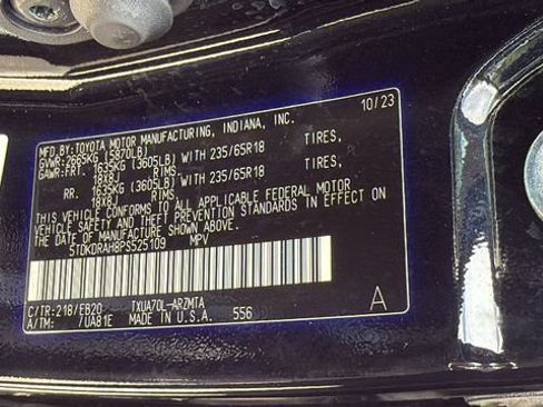 Used 2023 Toyota Highlander XLE FWD image 26