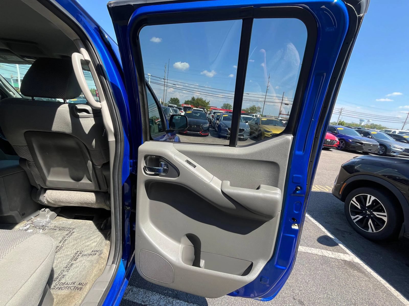 Used 2014 Nissan Frontier SV w/ SV Value Truck Package AWD/4WD image 44