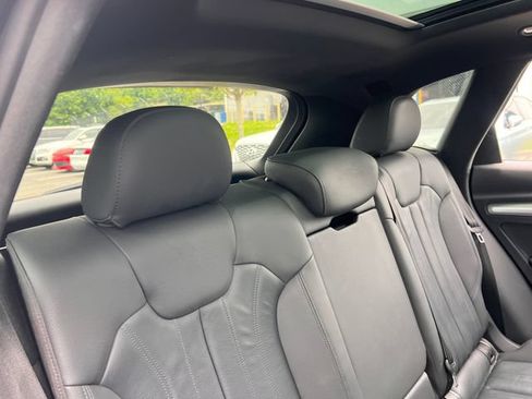 Used 2020 Audi Q5 2.0T Premium w/ Titanium Sport Package AWD/4WD image 29