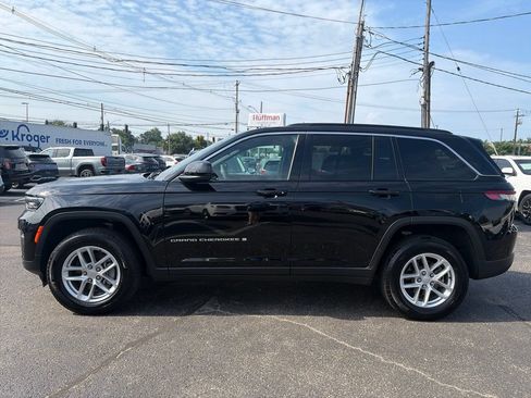 Used 2025 Jeep Grand Cherokee Laredo X w/ Luxury Tech Group I AWD/4WD image 4