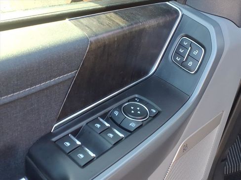 Used 2022 Ford F150 Lariat w/ Max Trailer Tow Package image 25