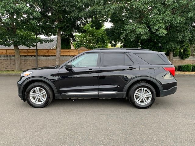 Certified 2024 Ford Explorer XLT w/ Equipment Group 202A AWD/4WD image 2