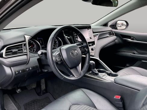 Used 2022 Toyota Camry SE FWD image 16