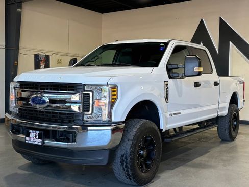 Used 2018 Ford F250 XLT AWD/4WD image 1