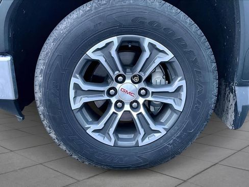 Used 2020 GMC Sierra 1500 SLE w/ SLE Value Package image 10