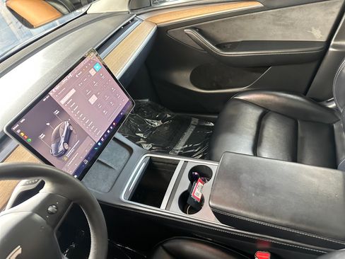 Used 2024 Tesla Model Y 2WD image 24