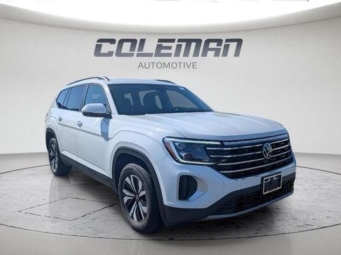 Used 2024 Volkswagen Atlas SE AWD/4WD image 3