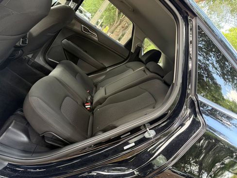 Used 2025 Kia Sportage LX FWD image 23