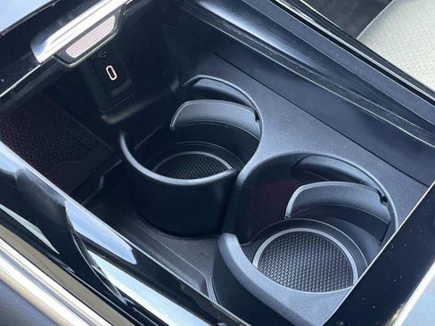 Used 2025 Mercedes-Benz GLC 300 image 31