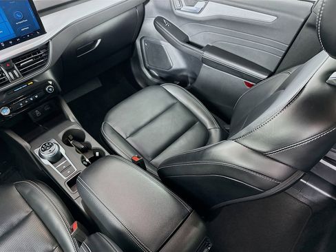 Used 2025 Ford Escape Platinum image 24