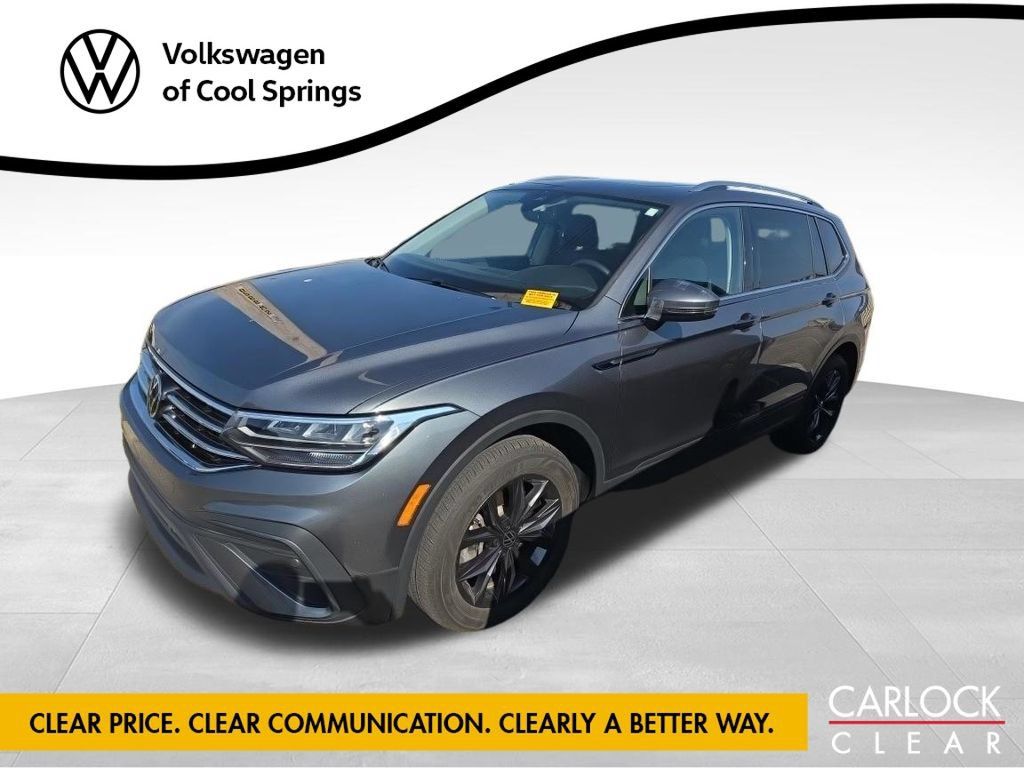 Used 2023 Volkswagen Tiguan SE w/ Panoramic Sunroof Package FWD image 1