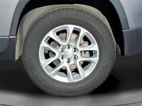 Used 2021 Chevrolet Traverse LT image 12
