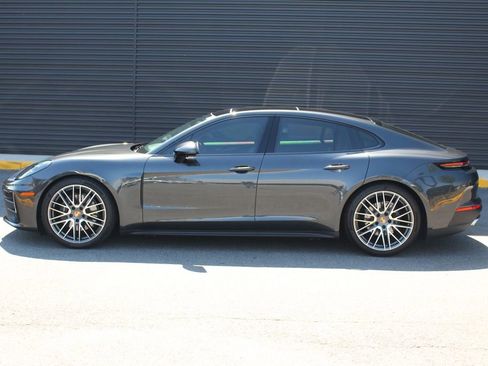 Certified 2025 Porsche Panamera 4 image 2