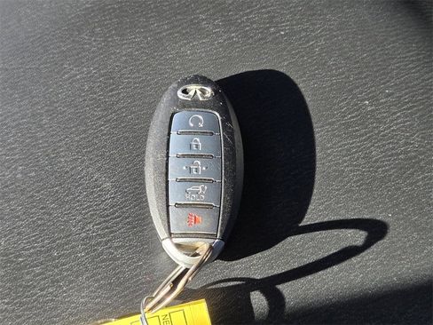 Used 2022 INFINITI QX80 Premium Select w/ All-Season Package image 28