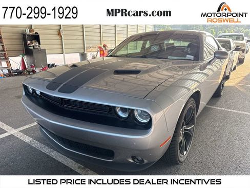 Used 2017 Dodge Challenger SXT Plus RWD image 1