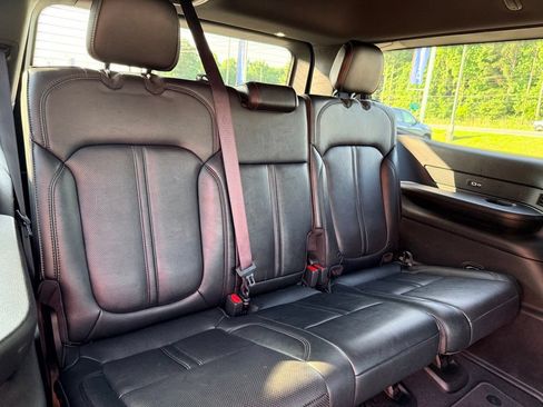 Used 2024 Jeep Wagoneer Series II AWD/4WD image 21