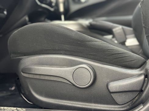 Used 2015 Nissan Juke SV image 22