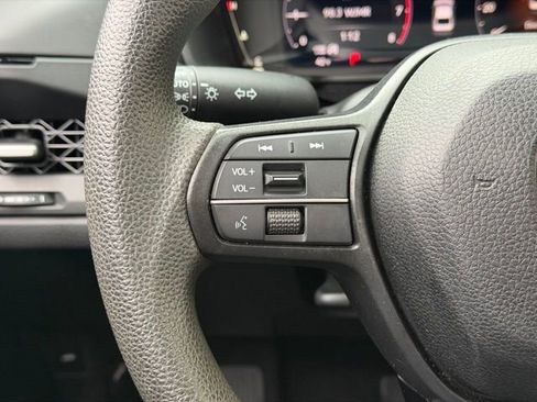 Used 2023 Honda Accord EX image 19