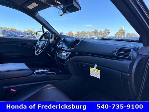 Certified 2025 Honda Ridgeline Black Edition image 28