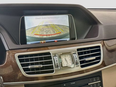 Used 2016 Mercedes-Benz E 350 4MATIC Sedan image 17