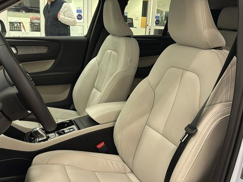 New 2026 Volvo XC40 B5 Plus w/ Protection Package Premier image 23