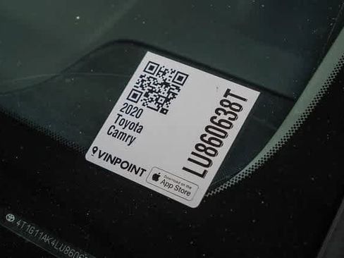 Certified 2020 Toyota Camry SE image 30