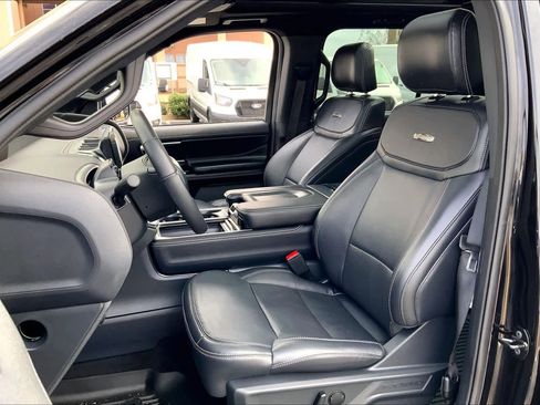 Certified 2025 Ford Expedition Platinum w/ Stealth Appearance Package image 8