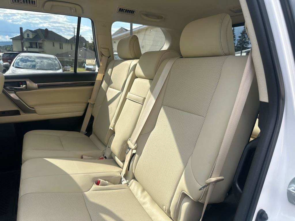 Used 2020 Lexus GX 460 Premium w/ Premium Package AWD/4WD image 17