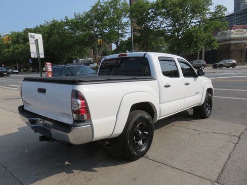 Used 2012 Toyota Tacoma 4x4 Double Cab image 3