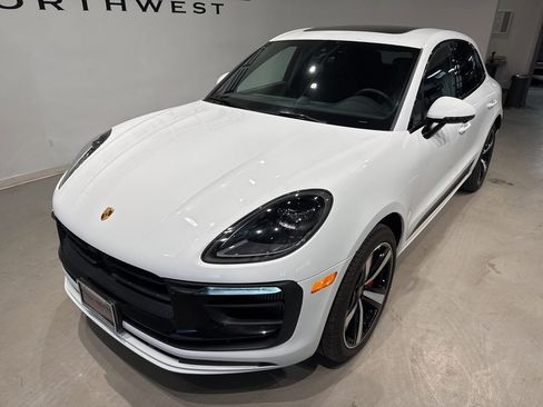 Used 2025 Porsche Macan GTS image 9