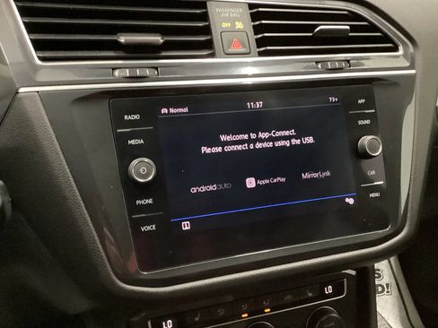 Used 2019 Volkswagen Tiguan SE w/ Panoramic Sunroof Package AWD/4WD image 15