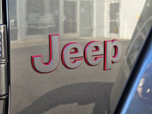 Certified 2025 Jeep Gladiator Rubicon w/ Convenience Group image 34