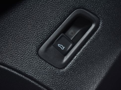 New 2026 Volkswagen Atlas SE image 5