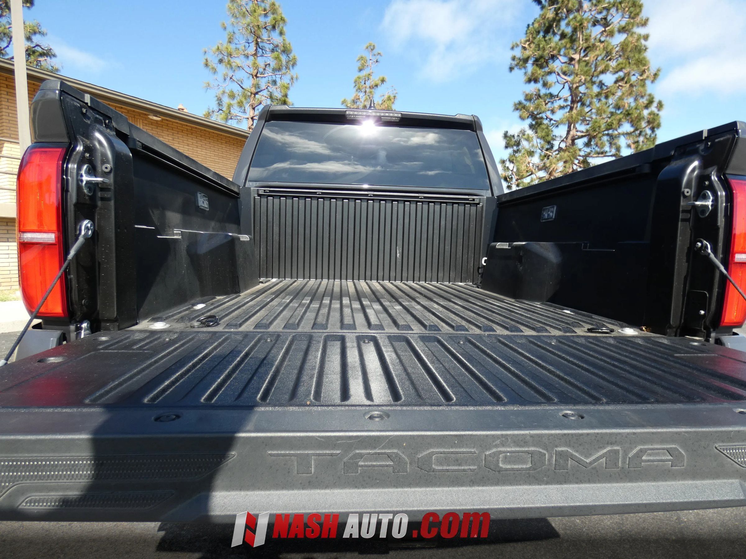 Used 2026 Toyota Tacoma SR5 AWD/4WD image 23