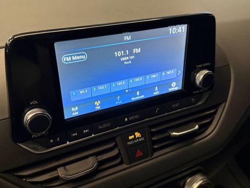 Used 2022 Nissan Altima 2.5 S FWD image 12