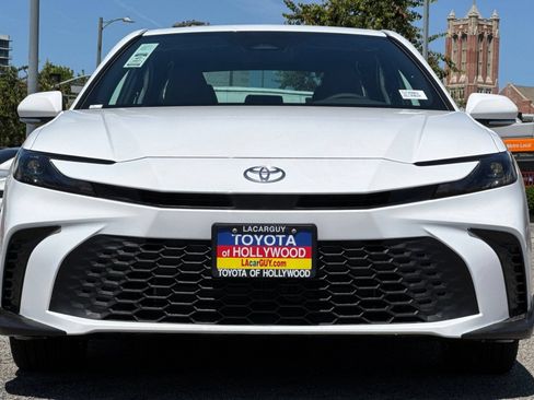 New 2026 Toyota Camry SE FWD image 8