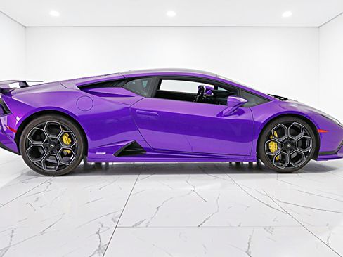 Used 2024 Lamborghini Huracan Tecnica RWD image 18